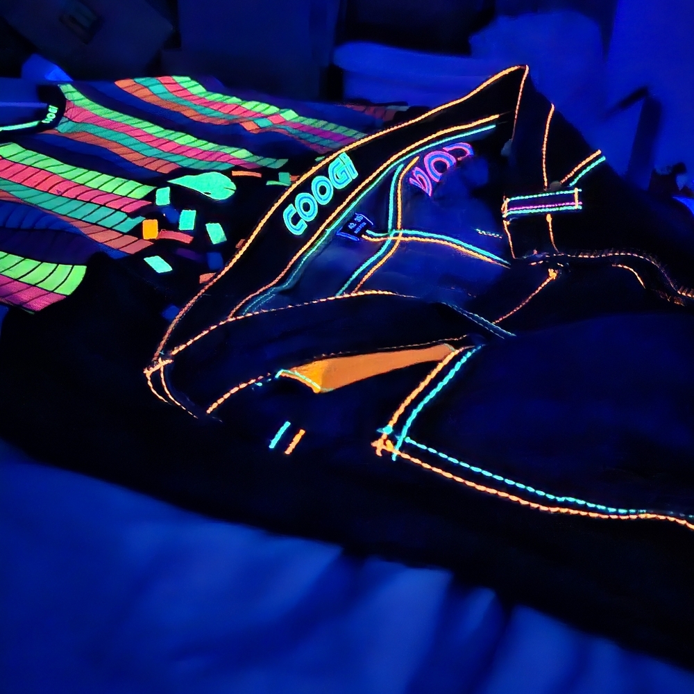 Coogi 42 blacklight (3d glasses required)